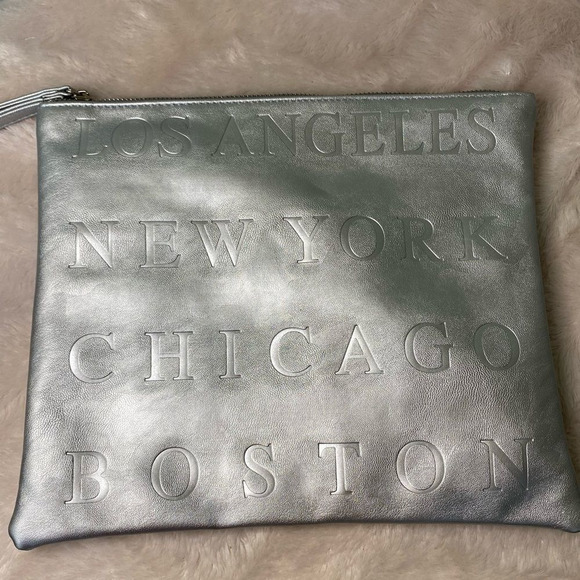 Silver Cosmetic Travel Bag NWOT - Picture 5 of 6